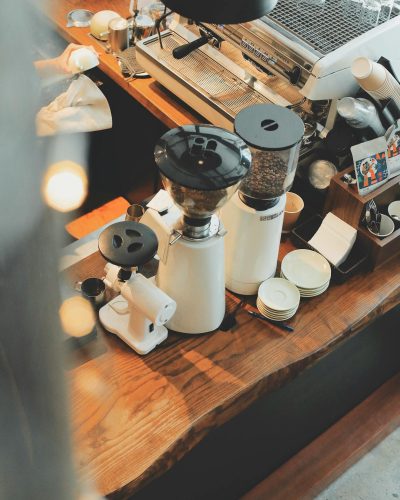 Quầy pha chế quán cafe ở Hà Nội - thiết kế không gian hút khách 2026